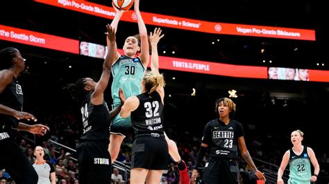 Breanna Stewart takes AP WNBA Player of the Year honors by 1 vote – NBC ...