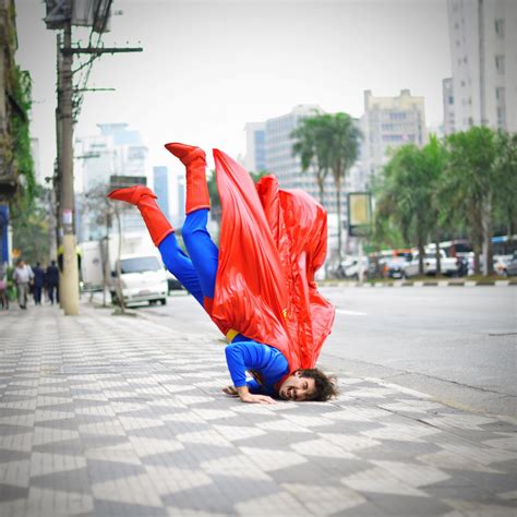 Brazilian Comedian: FUNNY SUPERMAN FAIL