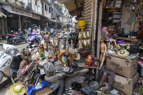 Chor Bazaar Mumbai: A Photo Walk Through and Guide