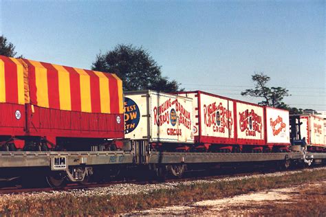 File:Circus train.jpg - Wikimedia Commons