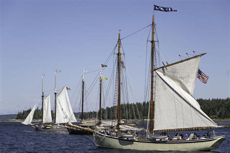 Autumn Getaway: Fall sailing on the Coast of Maine - Maine Windjammer ...