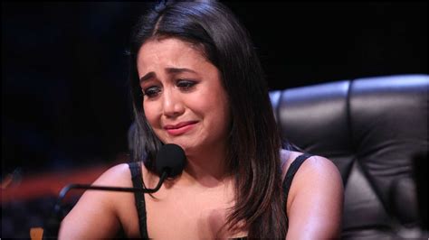 Indian Idol 10: Neha Kakkar breaks down in tears because of a contestant