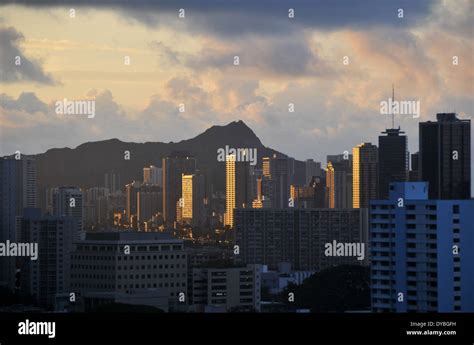 Diamond Head Crater viewed from downtown Honolulu at sunrise, Oahu ...