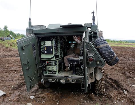 A U.S. Marine Corps LAV-C2 Light Armoured Vehicle | US and Japanese ...