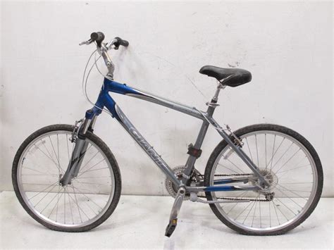 Giant Sedona DX Men's Hybrid Bike | Property Room