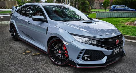 Driven: 2019 Honda Civic Type R Does What No Other Hot Hatch Can | Carscoops