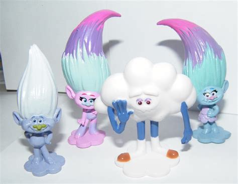 Dreamworks Trolls Movie Figure Set of 17 with Fun Figures and Troll ...