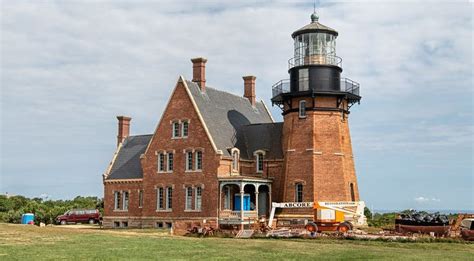 Block Island's Southeast Lighthouse | par Bob Gundersen Block Island, Construction Equipment ...