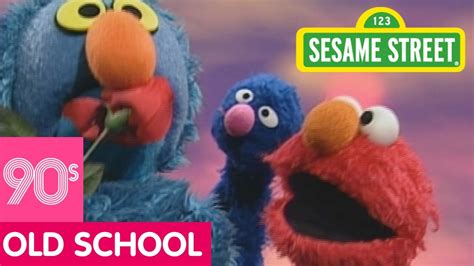 Sesame Street: Elmo and Grover Sing Red & Blue | Sesame street ...