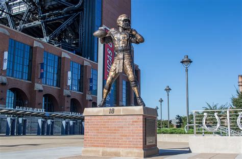 Making a Monument: Crafting The Peyton Manning Statue