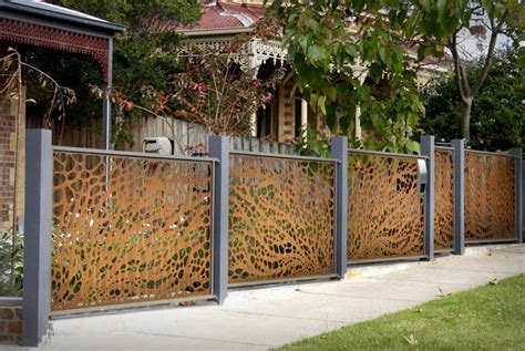 The Top 5 Advantages of Metal Fence Panels