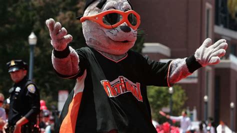 San Francisco Giants Mascot Lou Seal Bobblehead Giveaway