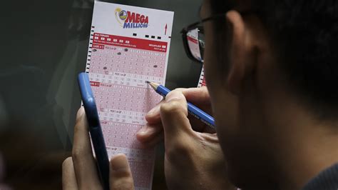 These are the odds you'll win the $444 million Mega Millions jackpot