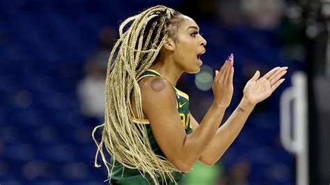 Baylor's DiJonai Carrington says referees missed late foul vs. UConn ...