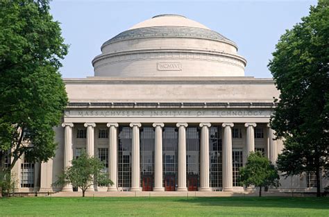 Massachusetts Institute Of Technology Stock Photo - Download Image Now ...