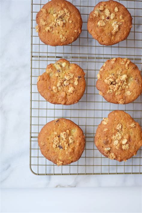 banana nut crunch muffins - One Brass Fox