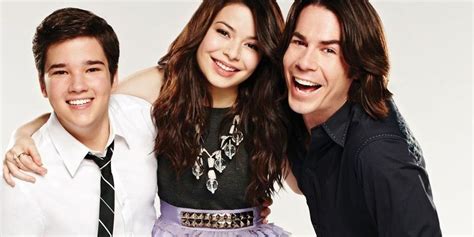 Dan Schneider Was Not Involved With the iCarly Revival | CBR