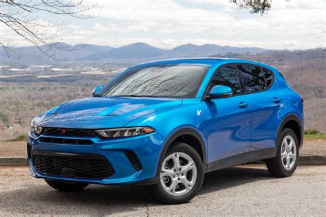 Is the 2023-24 Dodge Hornet a Good SUV? 5 Pros and 4 Cons | Cars.com