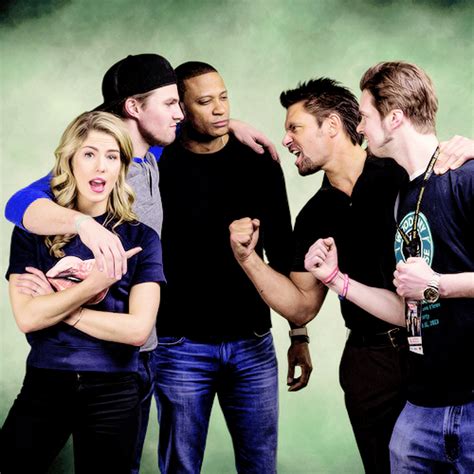 Arrow Cast With Fans - Arrow Photo (36818611) - Fanpop