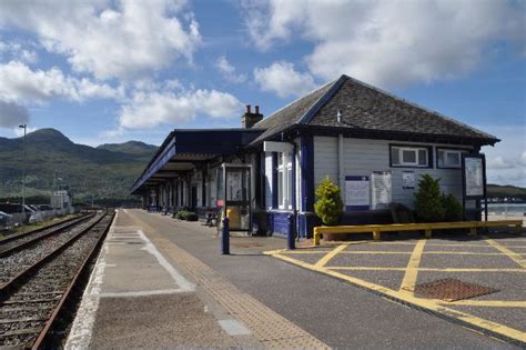 Visitors' Photographs - The Kyle Line | Steam railway, Railway station, Railway