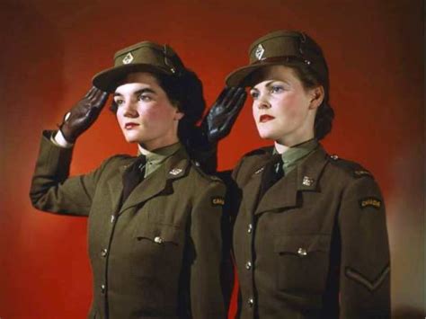 Museum exhibits Canada's 'World War Women' with wrong American salute | CBC Radio