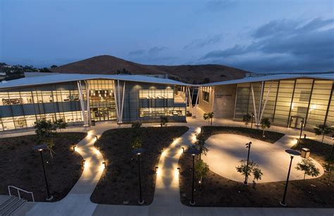 Concordia University Irvine Borland-Menske Center | WSDG | Archello