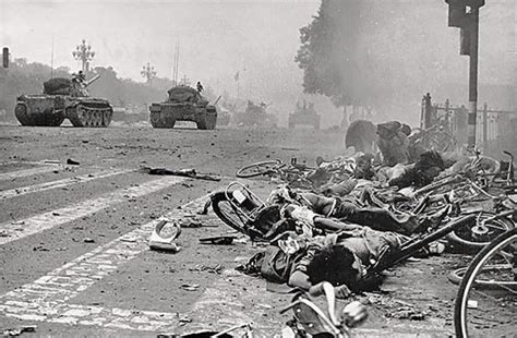 Foodporn, historyporn, earthporn - Tiananmen Square aftermath, 1989 ...