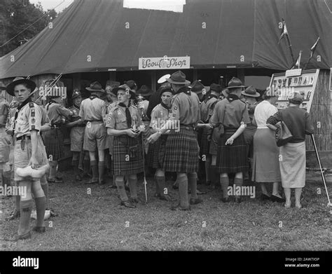 Boy scouts camp hi-res stock photography and images - Alamy