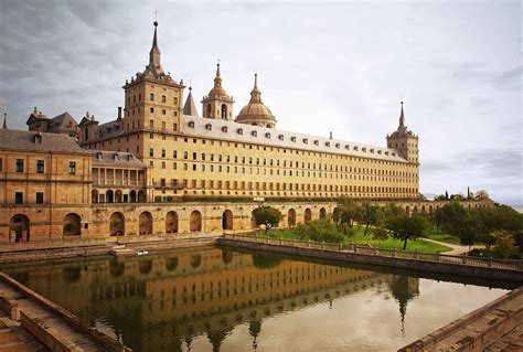 Escorial Monastery and Valley of the Fallen - MADRID PRIVATE TOUR