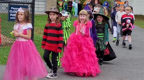 Maria's Halloween Parade in school 2023 - YouTube