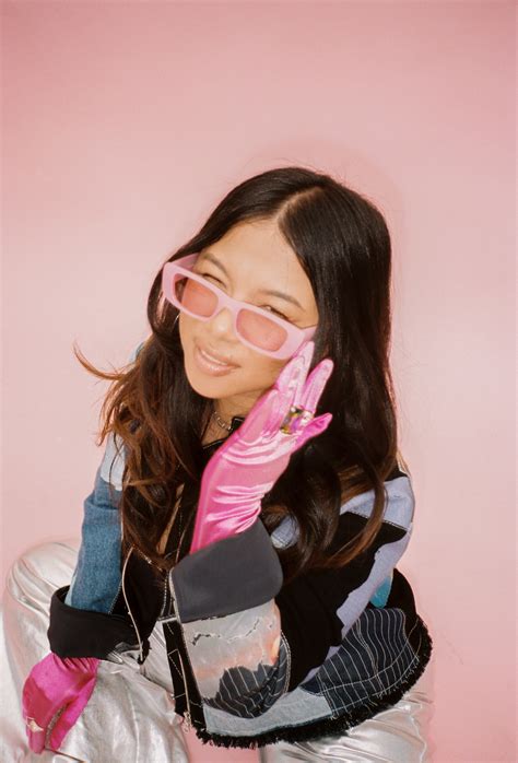 MUSICIANS TO KNOW: THUY — SHEER