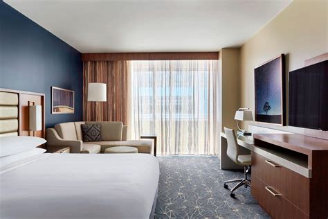 Hotel Suites Downtown Houston, TX - Accommodation | Marriott Marquis Houston