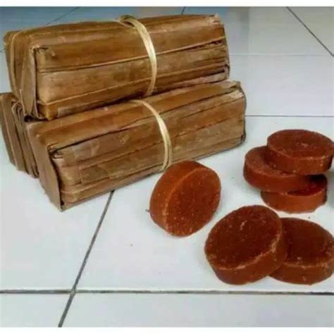 Jual GULA AREN ASLI.DI BUNGKUS DAUN KELAPA 1KG | Shopee Indonesia