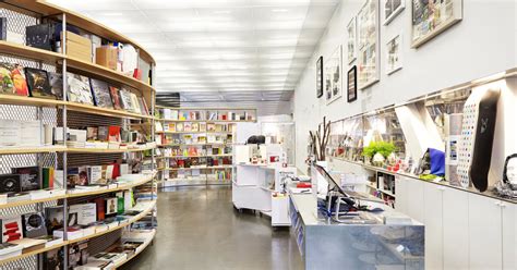 Who Decides What You Buy in Museum Gift Shops | Artsy