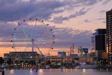 18 Best Things to do in Melbourne at Night - Destinationless Travel