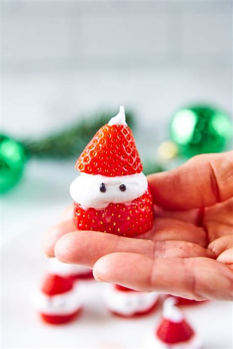 3-Ingredient Stuffed Santa Strawberries - Wow, It's Veggie?!