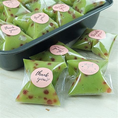 Resep Kue Sagu Mutiara Pandan Enak dan Cantik – Lin's Cakes