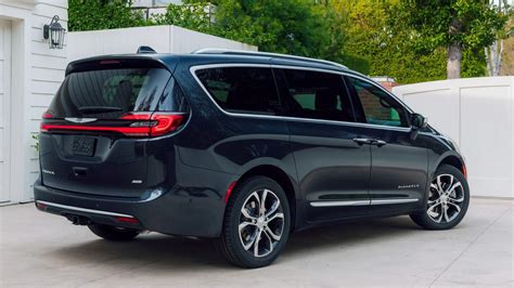 Chrysler Returns To Luxury, With The New Pacifica Pinnacle: - MoparInsiders