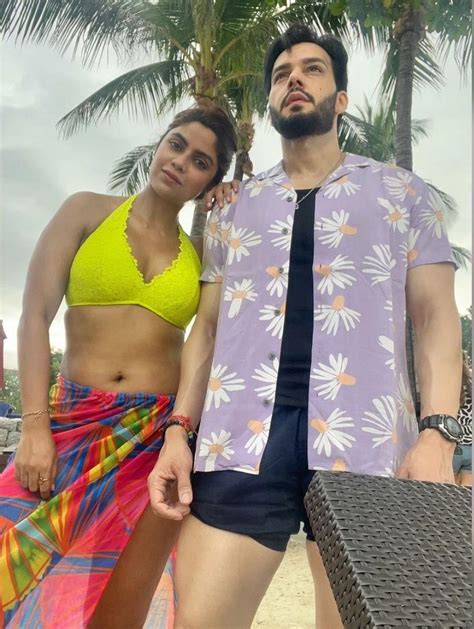 Sayantani Ghosh Sizzles In Neon Beach Wear For Anniv Getaway In Thailand | MENAFN.COM