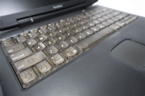 The Lombard PowerBook G3 (Bronze Keyboard) – 512 Pixels