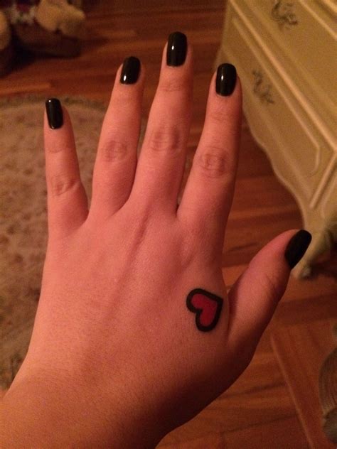 Heart tattoo on hand Hand Heart Tattoo, Heart Tattoo Images, Black ...