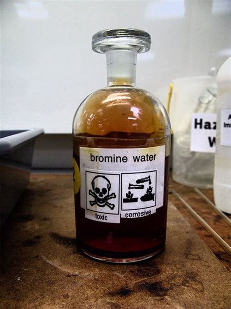 Production of Materials‎ - Bromine Water Experiment - EasyChem Australia