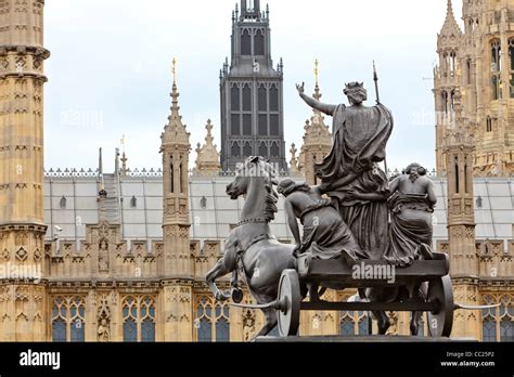 Boadicea statue at Westminster Bridge, London, England Stock Photo - Alamy