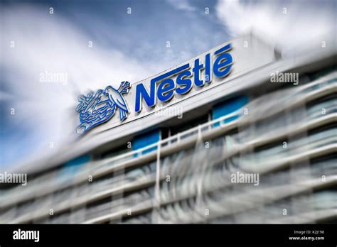 Nestle logo hi-res stock photography and images - Alamy