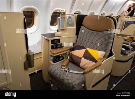 Boeing 777 interior hi-res stock photography and images - Alamy