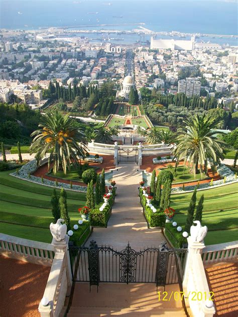 Bahai Temple, Haifa, Israel | Beautiful places to visit, European castles, Sacred garden