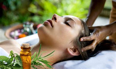 Ayurvedic Head Massage and Its Benefits