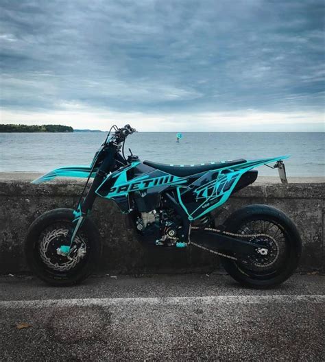 Where can i get custom kits like this, online or in a shop ? : r/supermoto