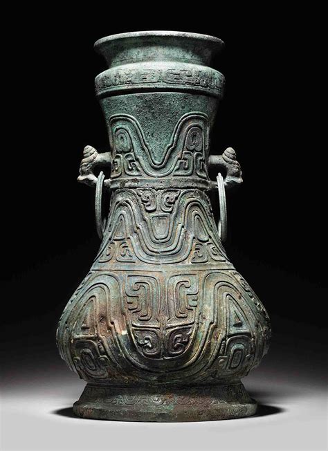 A RARE LARGE RITUAL BRONZE WINE VESSEL AND A COVER, HU | MIDDLE WESTERN ...