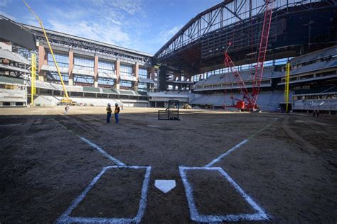 New Texas Rangers stadium catches fire - Yahoo Sports